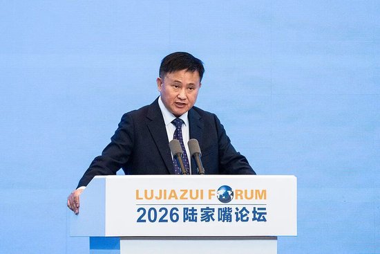 潘功胜:央行授权六家银行在上海开展离岸人民币交易