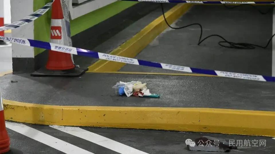 香港机场突发劫案：总重6公斤	、价值700万港元金条被抢走！被抢男子遭多名歹徒持刀砍伤